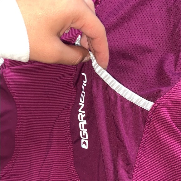 Sports top - Picture 3 of 6